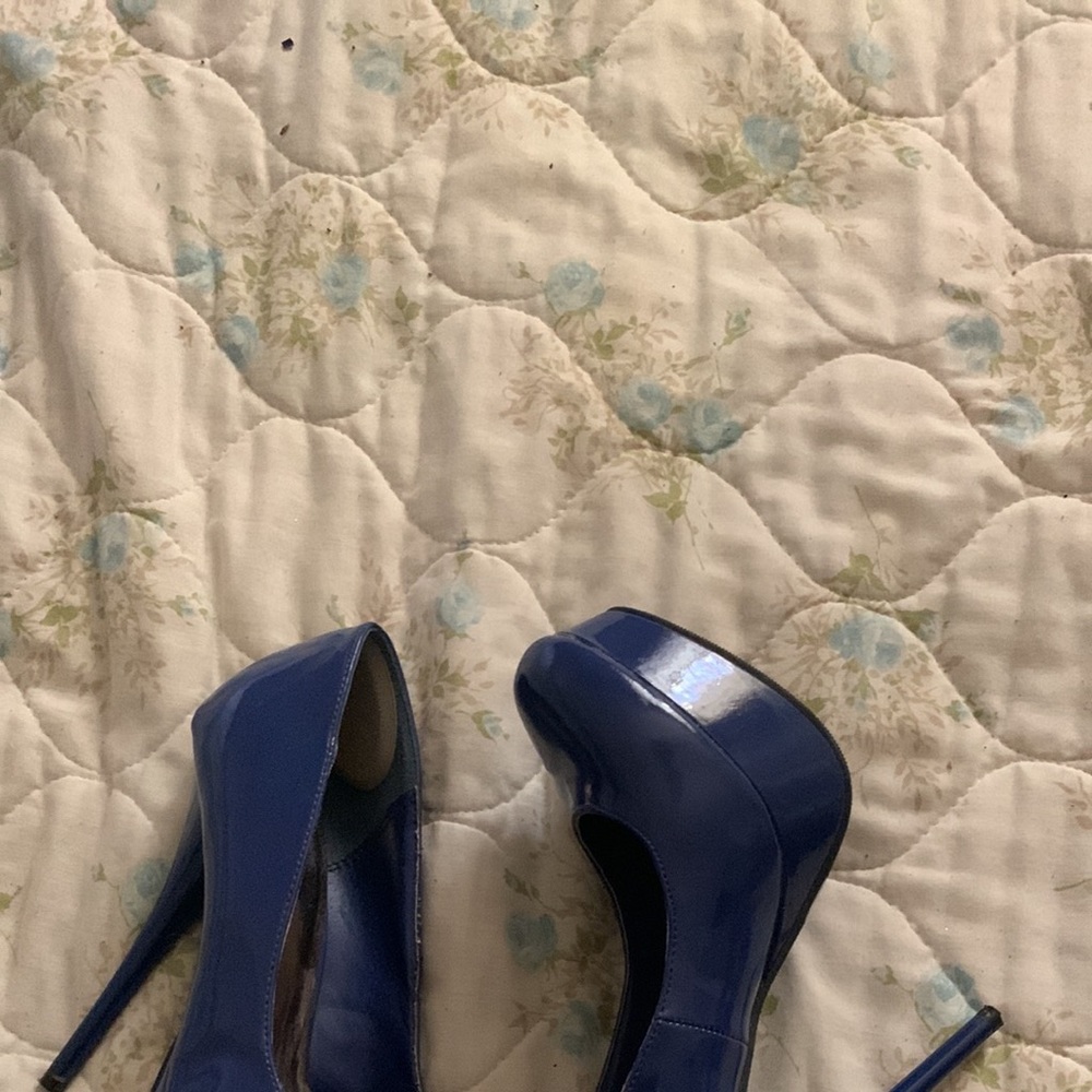 Not wear them anymore and I want to sale them